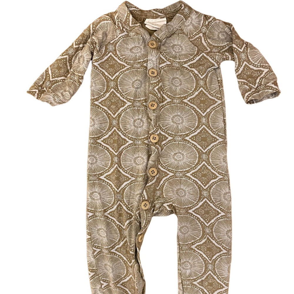 KQ The Woods ✨ Golden Batik Footie